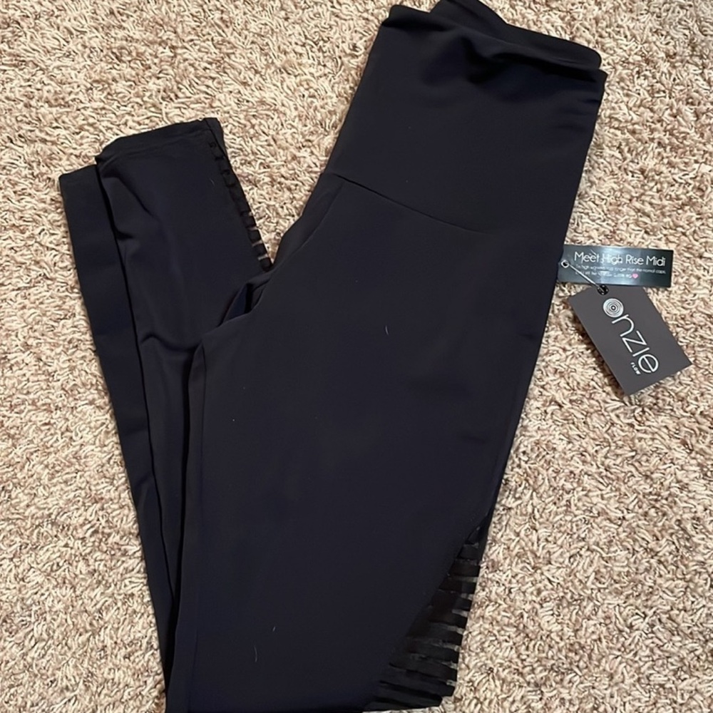 Onzie NWT shape midi leggings size s/m